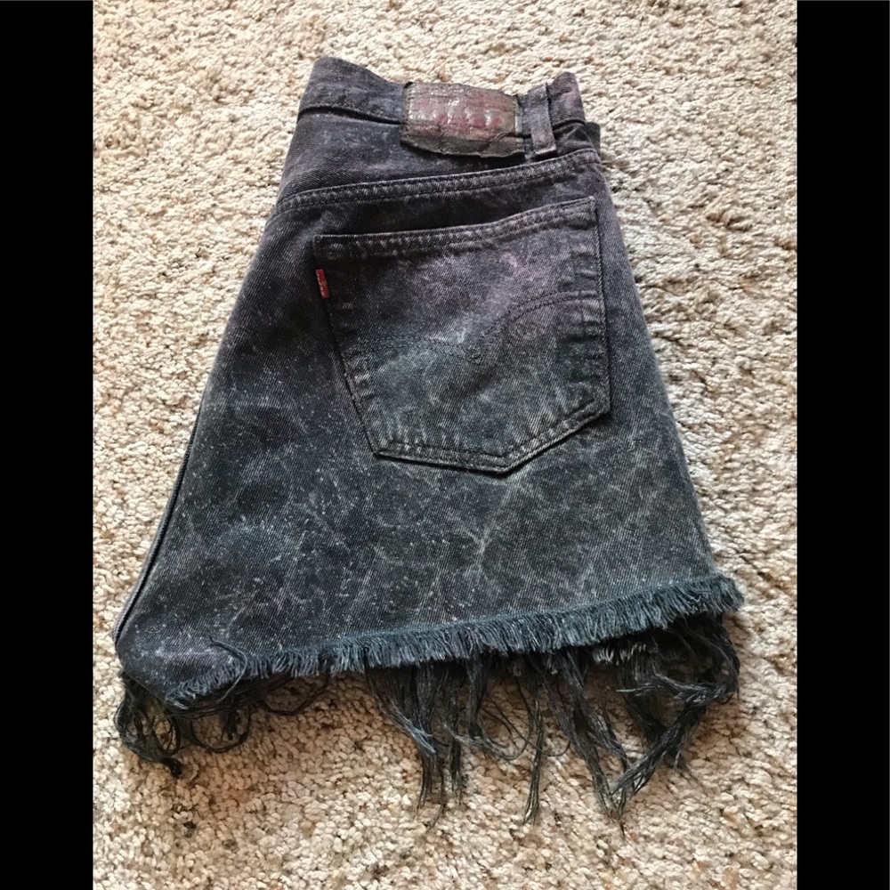 Levi’s | distressed high waist shorts - Picture 6 of 7